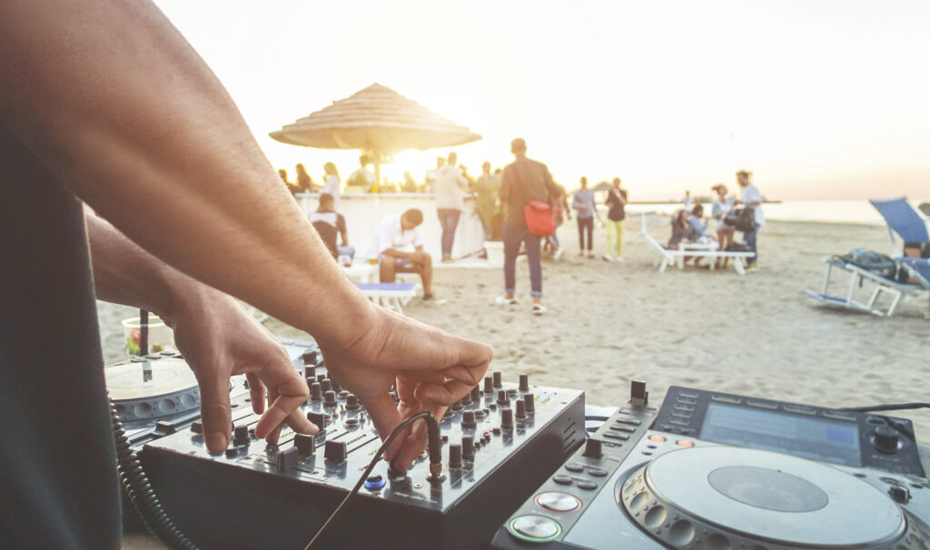 Tatort Hawaii beach party